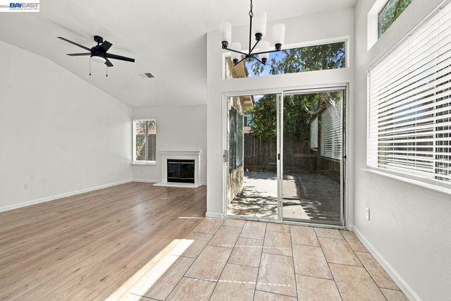 2222 Woodhill Dr, Pittsburg, CA 94565