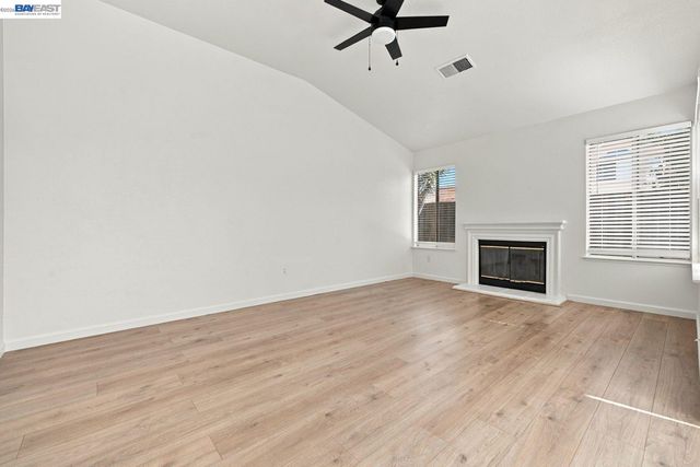 2222 Woodhill Dr, Pittsburg, CA 94565