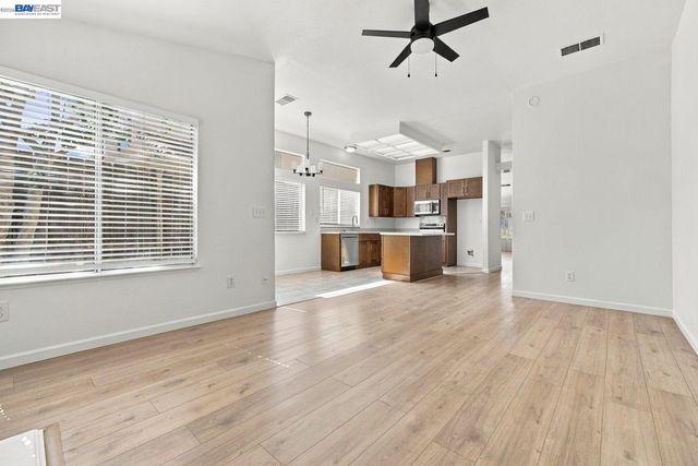 2222 Woodhill Dr, Pittsburg, CA 94565