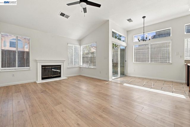 2222 Woodhill Dr, Pittsburg, CA 94565