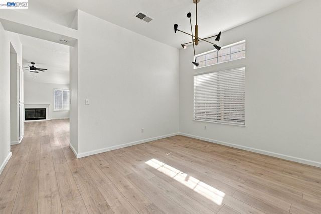 2222 Woodhill Dr, Pittsburg, CA 94565