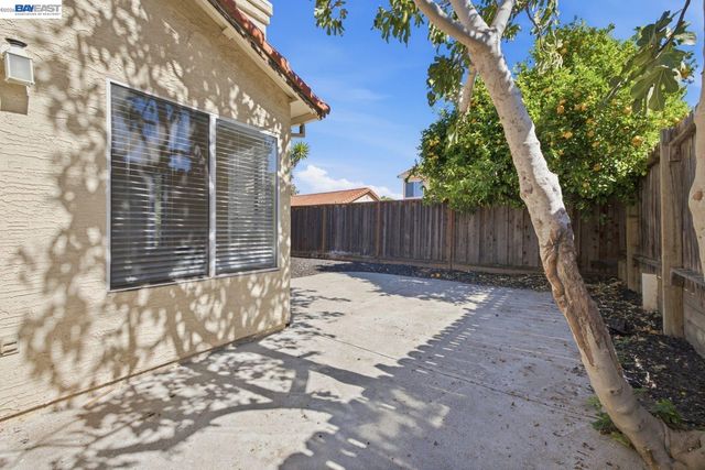 2222 Woodhill Dr, Pittsburg, CA 94565