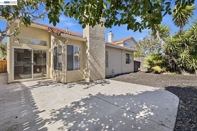 2222 Woodhill Dr, Pittsburg, CA 94565