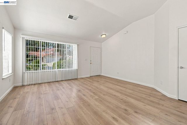 2222 Woodhill Dr, Pittsburg, CA 94565