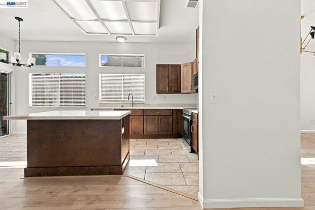 2222 Woodhill Dr, Pittsburg, CA 94565