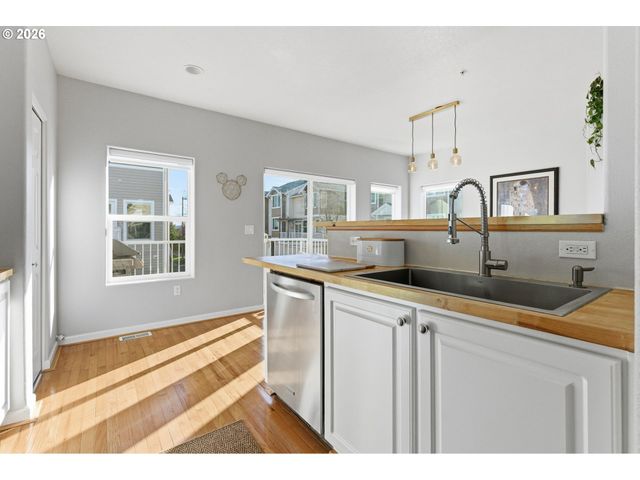 8590 Sw 147TH Ter 103, Beaverton, OR 97007