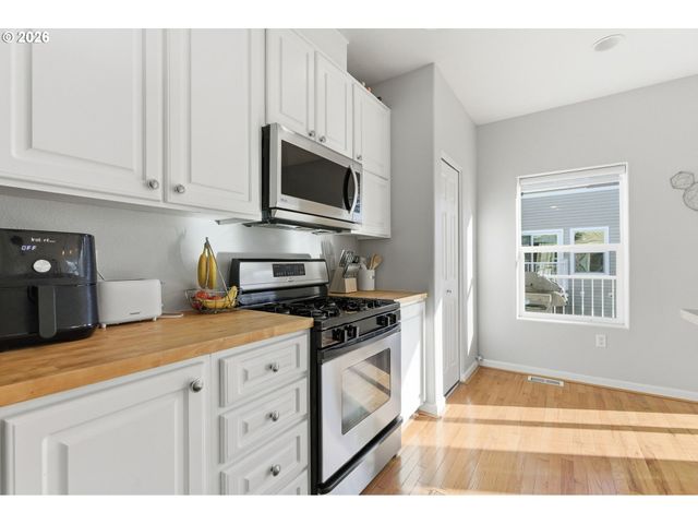 8590 Sw 147TH Ter 103, Beaverton, OR 97007