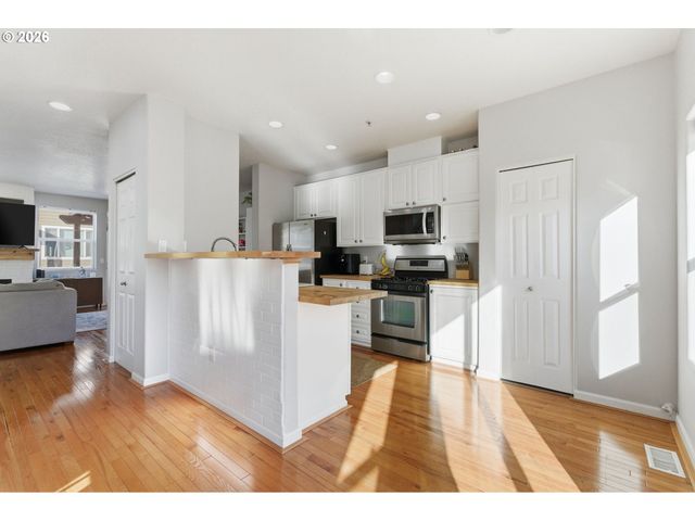 8590 Sw 147TH Ter 103, Beaverton, OR 97007