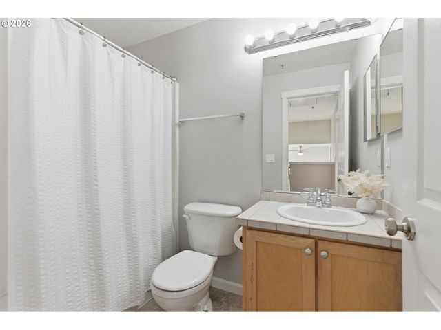 8590 Sw 147TH Ter 103, Beaverton, OR 97007