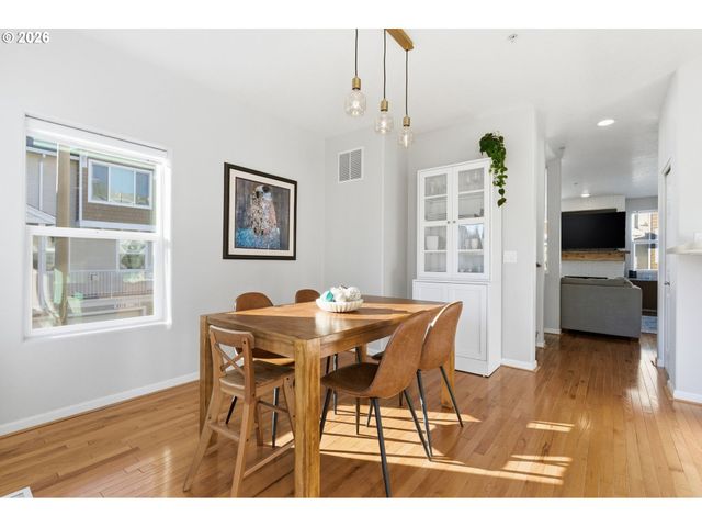 8590 Sw 147TH Ter 103, Beaverton, OR 97007