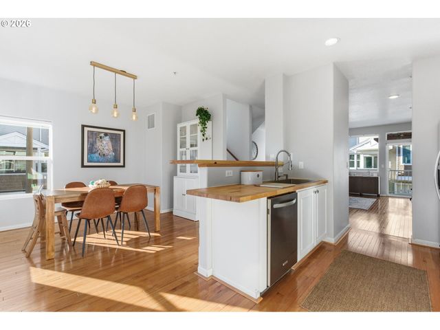 8590 Sw 147TH Ter 103, Beaverton, OR 97007