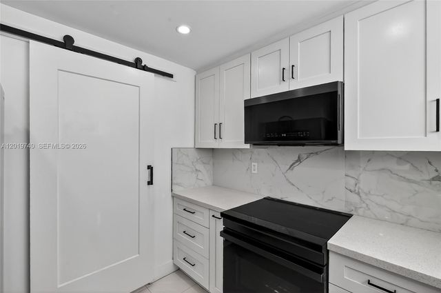 413 SW 5th Ave, Hallandale Beach, FL 33009