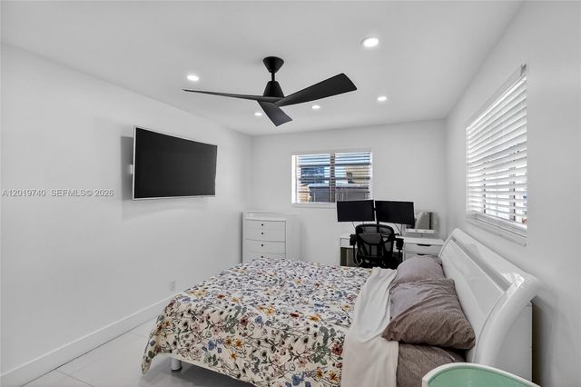 413 SW 5th Ave, Hallandale Beach, FL 33009
