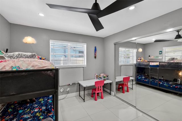 413 SW 5th Ave, Hallandale Beach, FL 33009