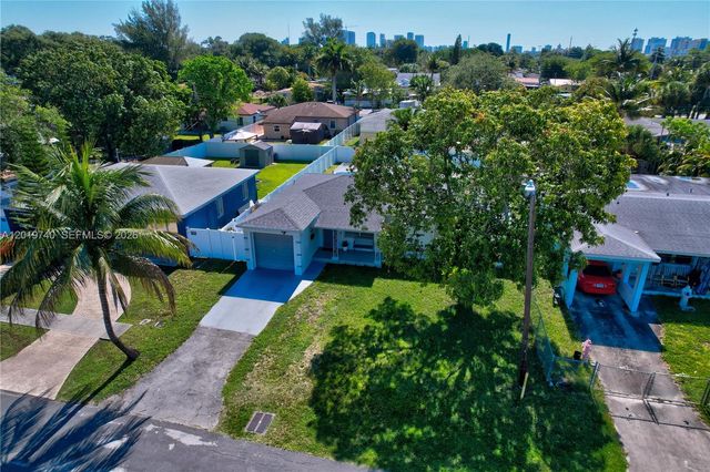 413 SW 5th Ave, Hallandale Beach, FL 33009