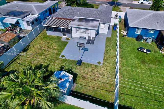 413 SW 5th Ave, Hallandale Beach, FL 33009