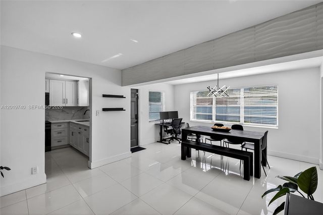 413 SW 5th Ave, Hallandale Beach, FL 33009