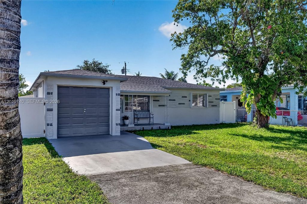 413 SW 5th Ave, Hallandale Beach, FL 33009