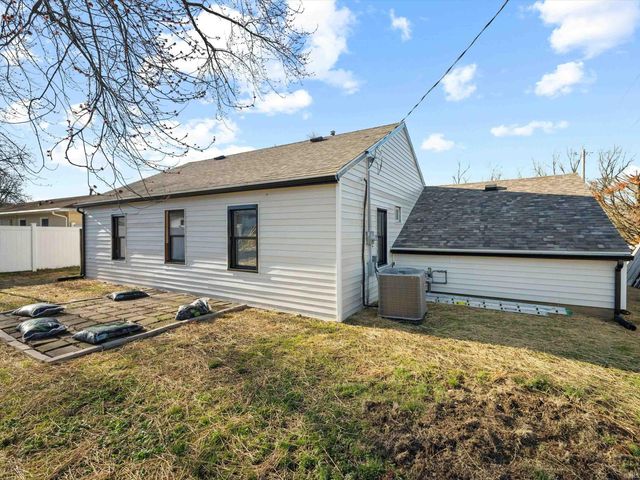 407 North Park Drive, Evansville, IN 47710