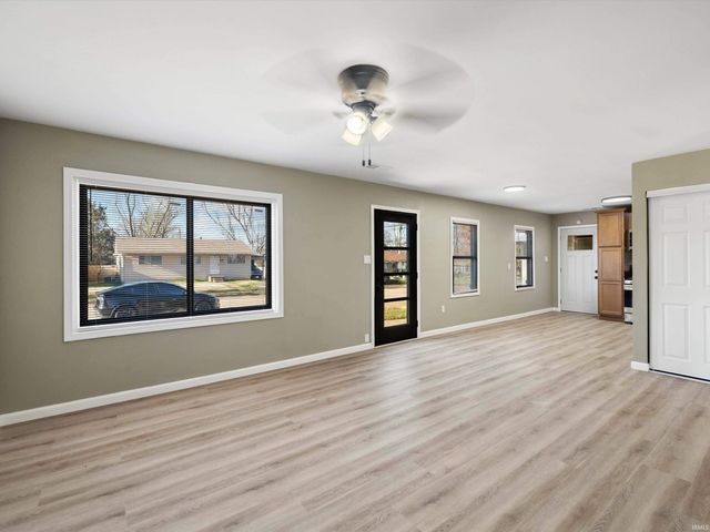 407 North Park Drive, Evansville, IN 47710