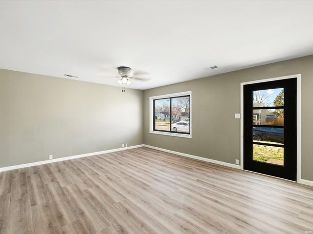 407 North Park Drive, Evansville, IN 47710