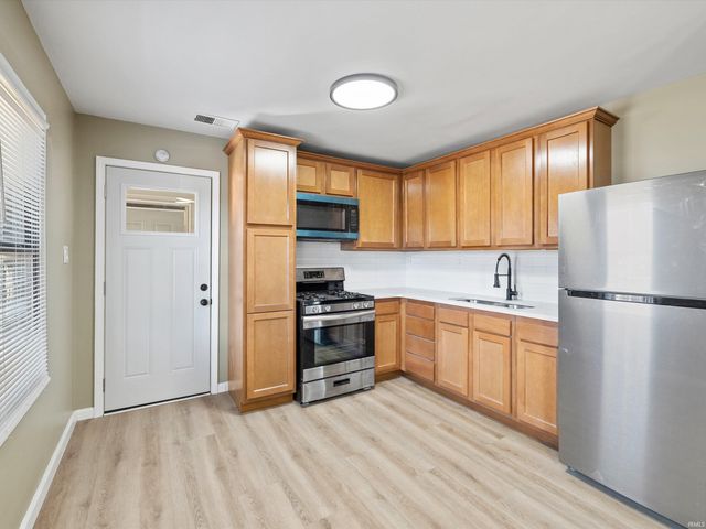 407 North Park Drive, Evansville, IN 47710