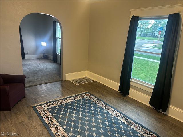 679 Wooster Road W, Barberton, OH 44203