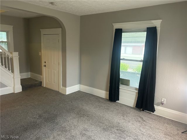 679 Wooster Road W, Barberton, OH 44203