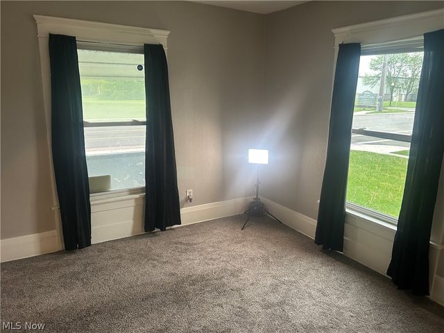 679 Wooster Road W, Barberton, OH 44203