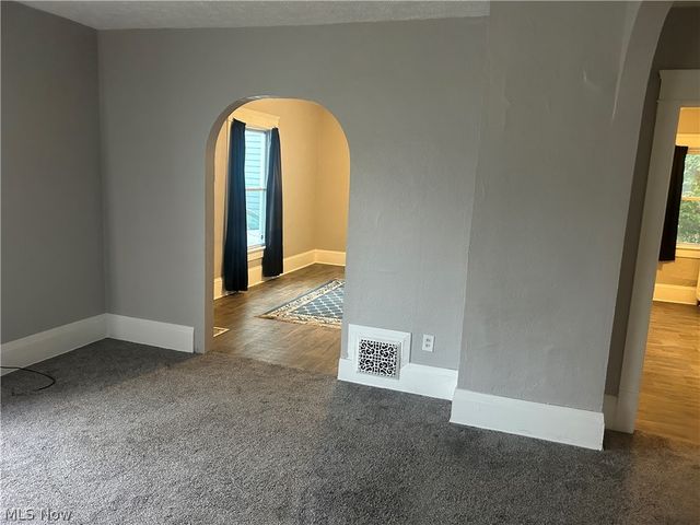 679 Wooster Road W, Barberton, OH 44203