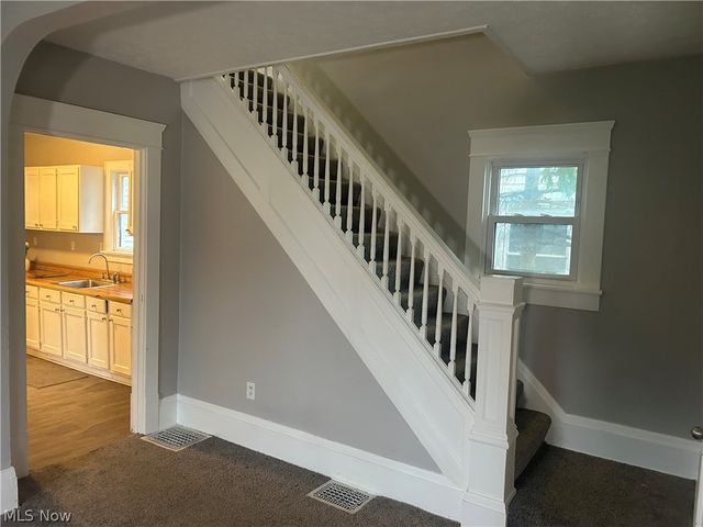 679 Wooster Road W, Barberton, OH 44203