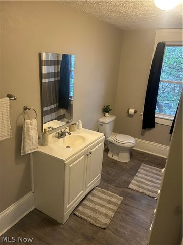 679 Wooster Road W, Barberton, OH 44203