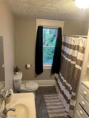 679 Wooster Road W, Barberton, OH 44203