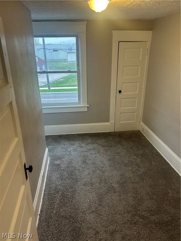 679 Wooster Road W, Barberton, OH 44203
