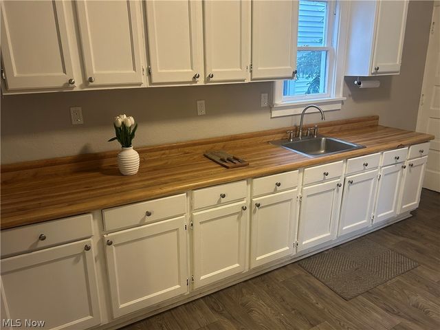 679 Wooster Road W, Barberton, OH 44203