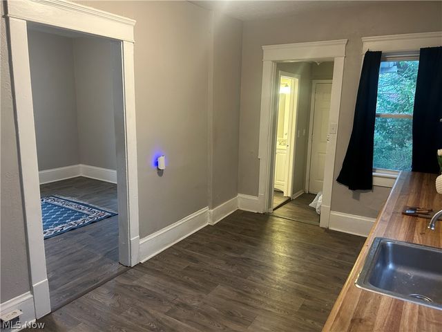 679 Wooster Road W, Barberton, OH 44203