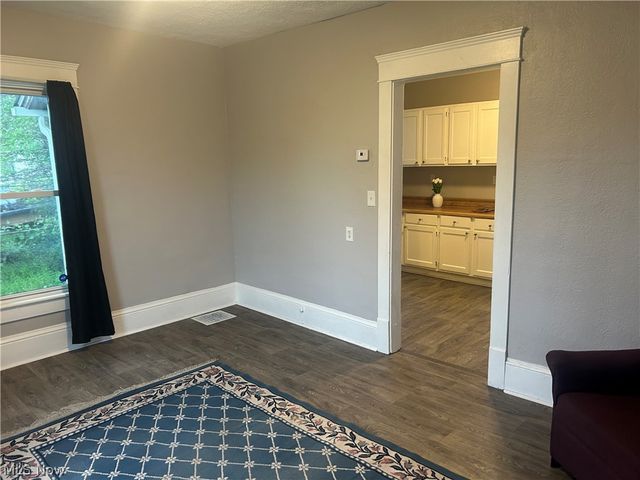 679 Wooster Road W, Barberton, OH 44203