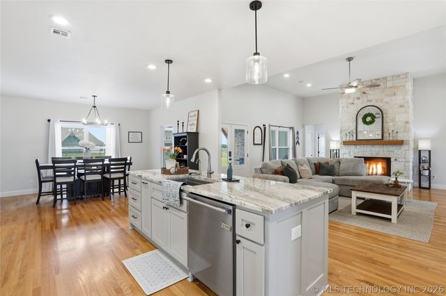 106 W 167th Street S, Glenpool, OK 74033