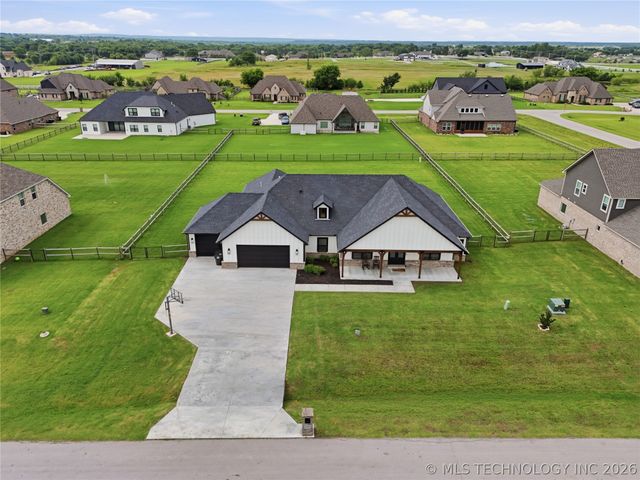 106 W 167th Street S, Glenpool, OK 74033