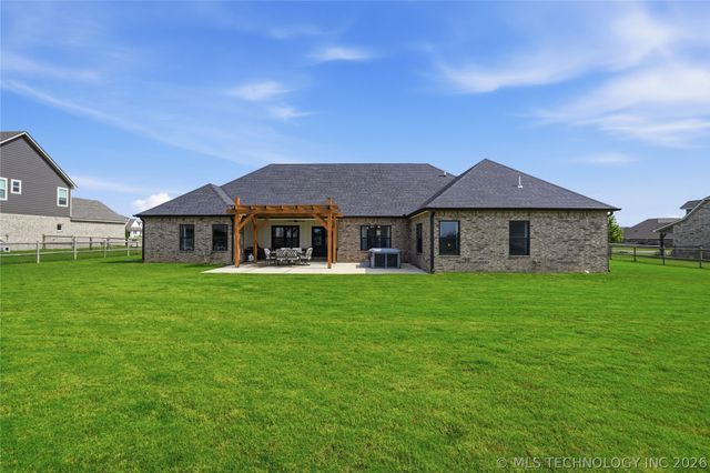 106 W 167th Street S, Glenpool, OK 74033