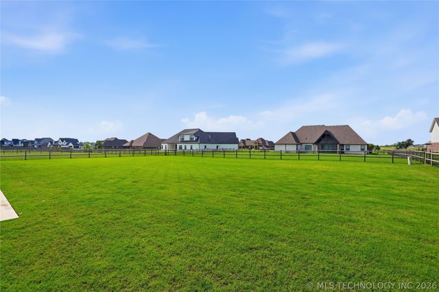 106 W 167th Street S, Glenpool, OK 74033