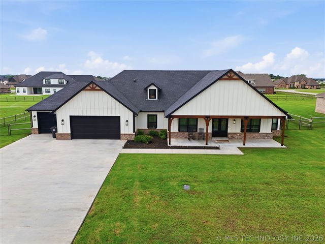 106 W 167th Street S, Glenpool, OK 74033