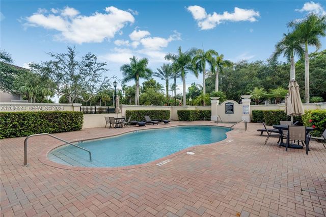 9021 SW 94th St 509, Miami, FL 33176