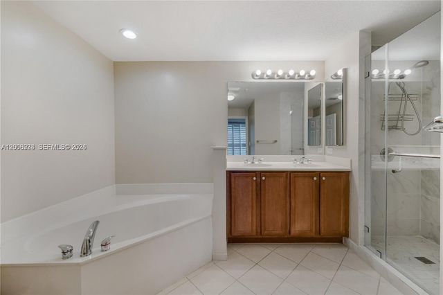 9021 SW 94th St 509, Miami, FL 33176