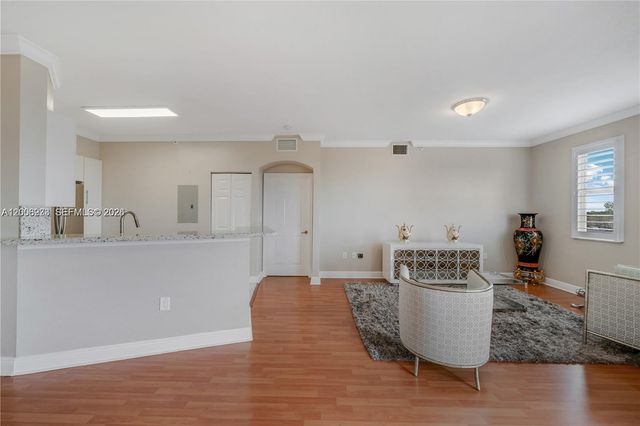 9021 SW 94th St 509, Miami, FL 33176