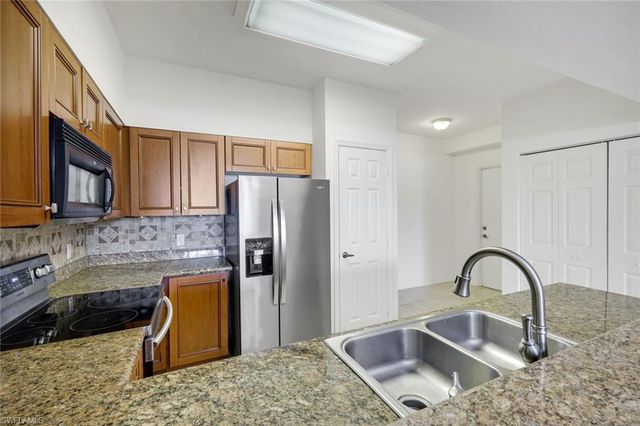 20221 Estero Gardens CIR 105, Estero, FL 33928