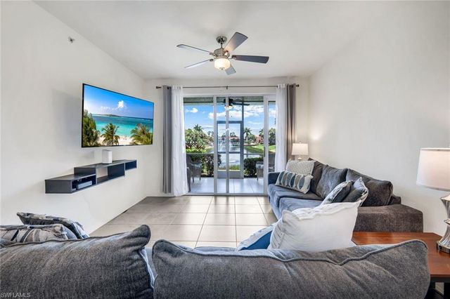 20221 Estero Gardens CIR 105, Estero, FL 33928