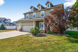 6 Bradley Court, Troy, IL 62294