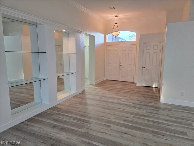 9620 West Gilmore Avenue, Las Vegas, NV 89129