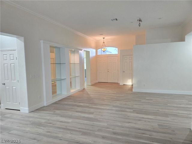 9620 West Gilmore Avenue, Las Vegas, NV 89129